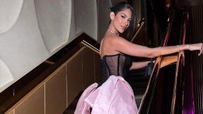 Sheynnis palacios, ex Miss Universo, cautiva con su llegada a Tailandia