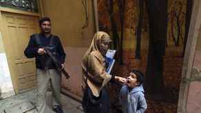 Se busca inmunizar a unos 44 millones de niños en 156 distritos de Pakistán.