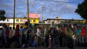 Interceptan 122 migrantes y detienen a tres personas en el noreste de México