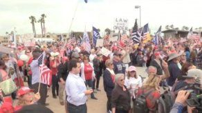 Disturbios y detenidos en marcha a favor de Trump en California