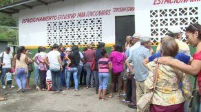 Desesperación y empujadera por falta de vacuna contra influenza