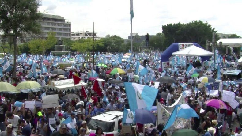 Guatemala: Aumentan llamados a que renuncie el presidente
