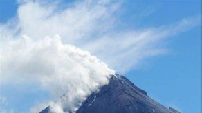 Cuatro muertos por la repentina erupción del volcán Mayón en Filipinas