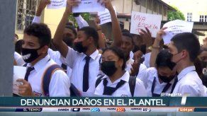 Estudiantes del Instituto Nacional protestan ante mal estado del plantel