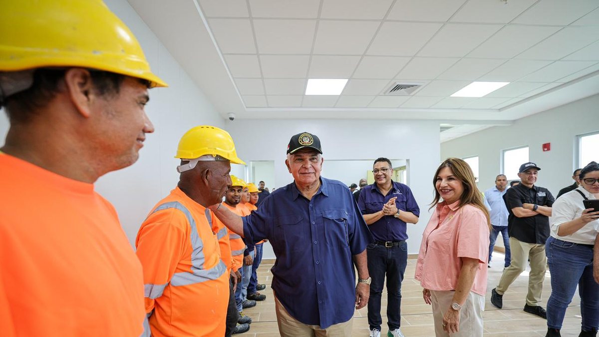 Presidente Mulino inspecciona avance del 87% en la nueva Policlínica de Antón. Presidente Mulino inspecciona avance del 87% en la nueva Policlínica de Antón.