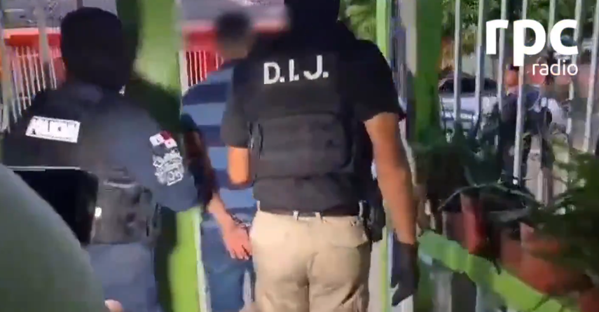 Aprehenden a dos personas por fraude