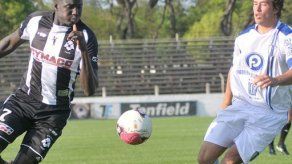 Árbitro expulsó 16 jugadores por riña tras partido en Uruguay