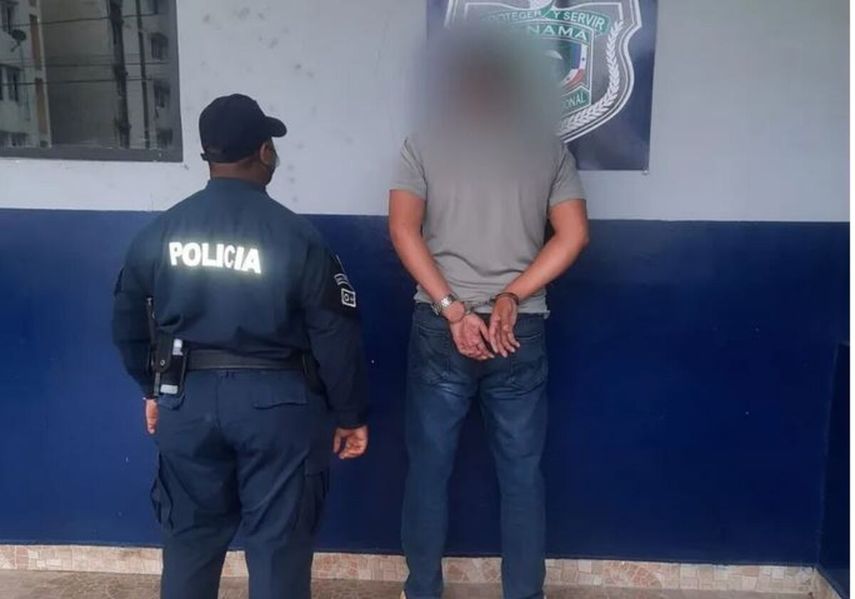 El sujeto se le aprehendió en Pedregal con supuestos uniformes de la Policía Nacional.
