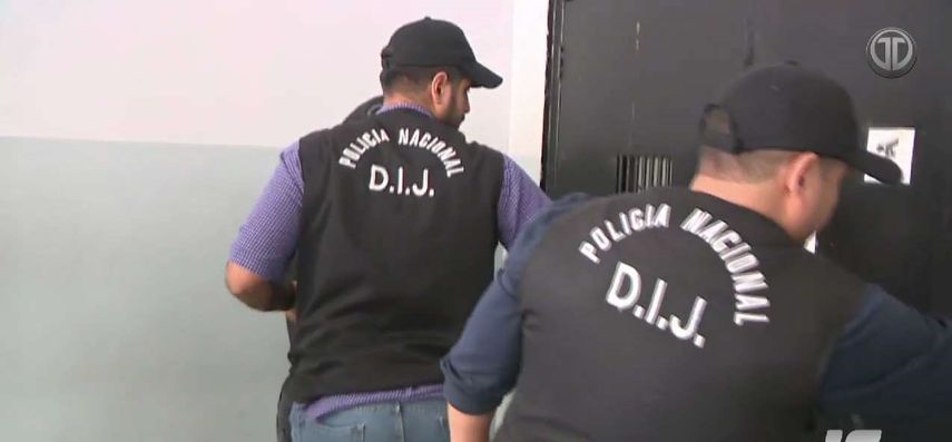 Decretan arresto domiciliario a médicos por blanqueo de capitales