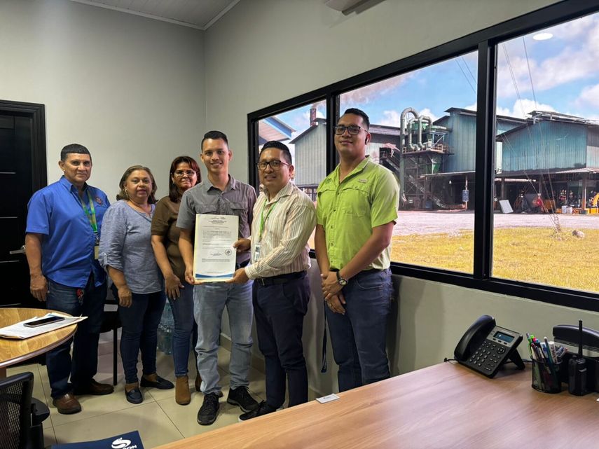 MIDA continúa con entrega de Certificación Agroindustrial a empresas del país