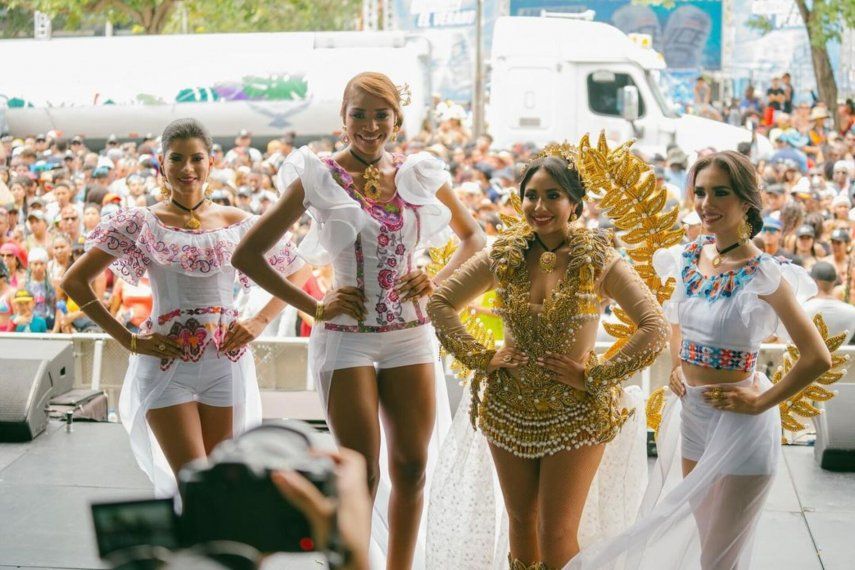 Carnaval de Panamá celebra el Domingo de Carnaval con alegoría típica.