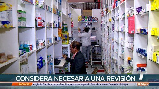 Ministro Paredes dice que descuento de 30% en medicamentos fue una medida de buena fe, pero debe revisarse