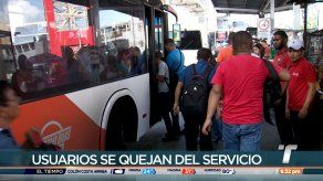 Usuarios de San Miguelito se quejan por poca frecuencia de Metro Bus