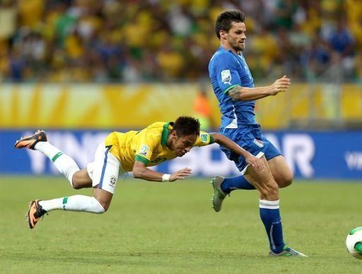 A Lugano le preocupa que Neymar simule faltas