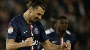 París SG gana al Niza con gol de Ibra y sigue la estela del Marsella