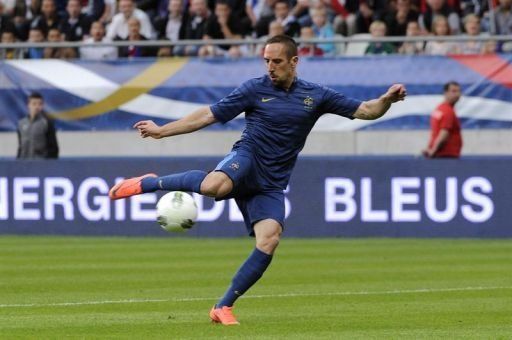 Francia mejora su imagen con triunfo tranquilo ante Serbia