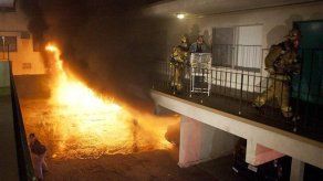 Detienen a individuo por oleada de incendios en Los Angeles