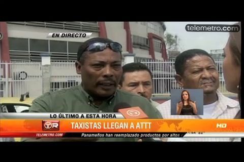 Taxistas realizan caravana hasta la Autoridad del Tránsito