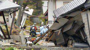 Vecinos refugiados por réplicas del sismo en Japón