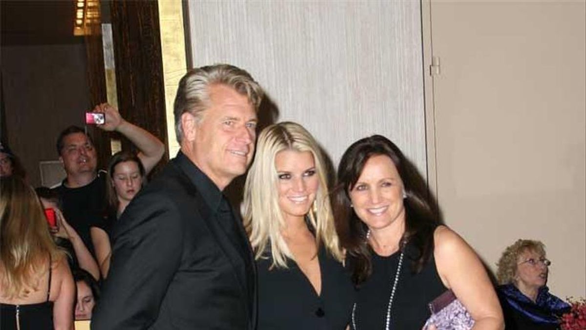 El padre de Jessica y Ashlee Simpson sufre cáncer de próstata