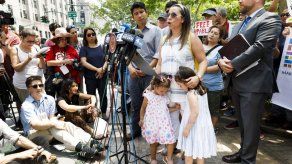 Esposa de inmigrante ecuatoriano reclama su libertad con una nueva moción