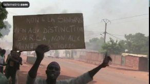 Miles de musulmanes manifiestan en Bangui contra operación francesa