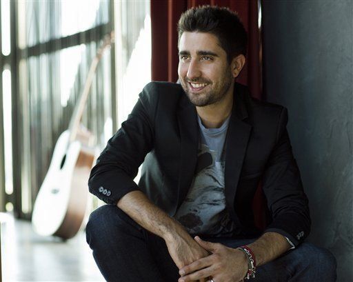 Alex Ubago recibe la paternidad con un nuevo álbum