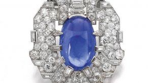 Sale a subasta el broche de la reina Victoria Eugenia en su última aparición