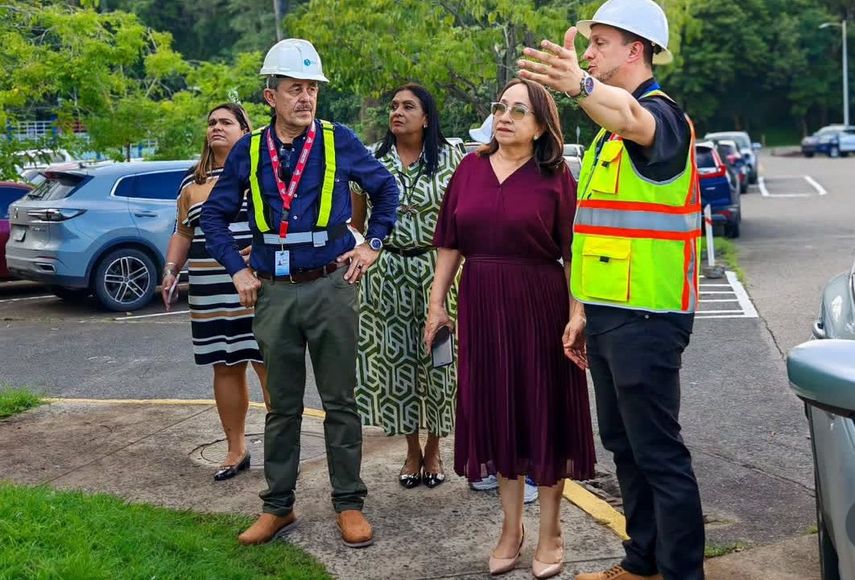 Rectora de la UDELAS, Nicolasa Terreros Barrios. Rectora de la UDELAS, Nicolasa Terreros Barrios.