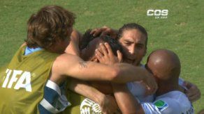 Uruguay clasifica a octavos al ganar 1-0 a Italia