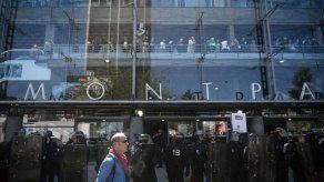 Ferroviarios franceses mantienen pulso con el gobierno francés