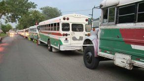 ATTT inspecciona buses diablos verdes en predios del Estadio Rommel Fernández ATTT inspecciona buses diablos verdes en predios del Estadio Rommel Fernández