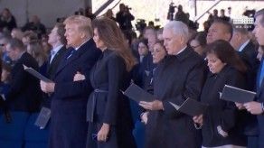 Trump asiste con Melania al funeral para despedir al reverendo Billy Graham