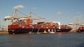 Portacontenedores bate nuevo récord de peaje en el Canal de Panamá ampliado