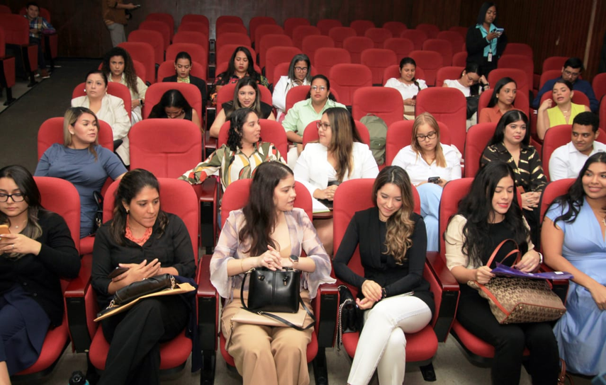 MINSA y CSS otorgan 23 plazas a médicos de odontología