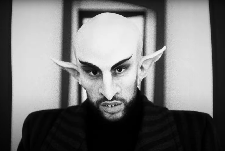 Bad Bunny estrena terrorífico video oficial de Baticano