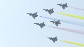 China presenta su nuevo caza furtivo J-20