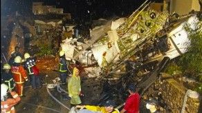 Taiwán: 47 desaparecidos y 10 muertos, tras estrellarse un avión