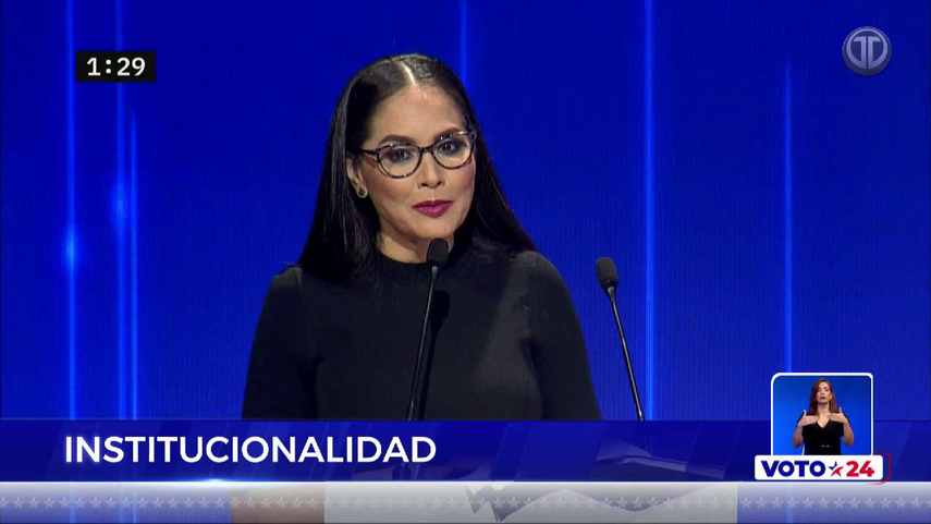 Candidata por libre postulación Zulay Rodríguez en el último debate presidencial