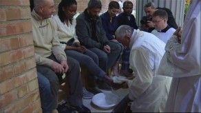 Papa Francisco lavó los pies a presos de una cárcel en Rebibbia Papa Francisco lavó los pies a presos de una cárcel en Rebibbia