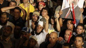 EAU se dice satisfecho por caída de Morsi
