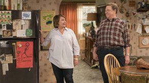 ¿Afectará tuit racista chances de Roseanne en los Emmy?
