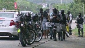 Taxi fue retenido por la PN en el Corredor Norte Taxi fue retenido por la PN en el Corredor Norte