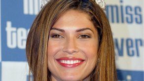 Justine Pasek suma un año más y Miss Universo se une a la celebración