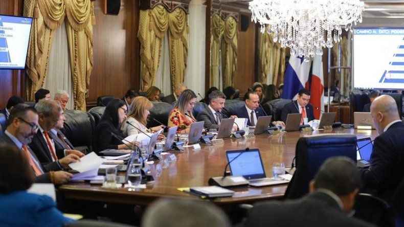 Gabinete aprueba crédito adicional para pago de bono de B/.100.00 a jubilados