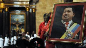 Nicolás Maduro promulga decreto para evitar profanación de restos de Chávez