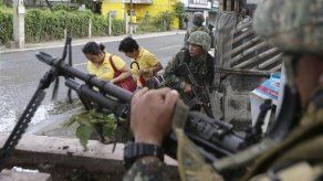 Rebeldes filipinos atacan segundo poblado