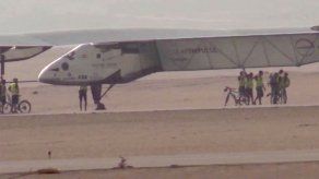 El avión Solar Impulse II lleva a Egipto su mensaje de sostenibilidad