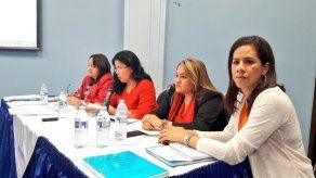 CSS realiza actos de homologación para compra de medicamentos y ambulancias