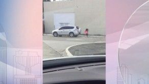 Captan vehículo de la ATTT cuando recoge a una estudiante Captan vehículo de la ATTT cuando recoge a una estudiante